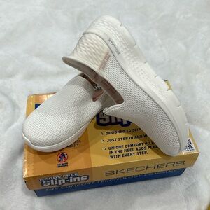 Skechers hands free slip-ins air-cooled memory foam.